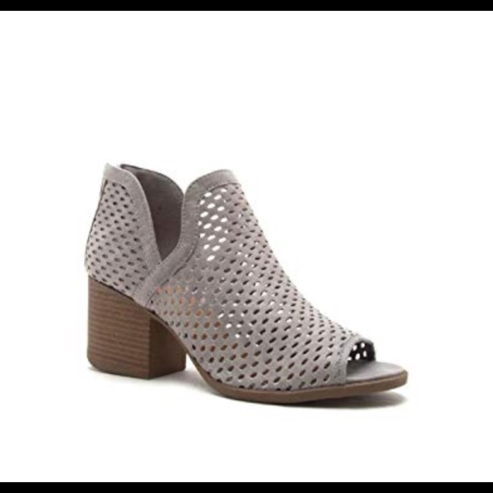 Mesh chunky heel ankle boot. NWOT